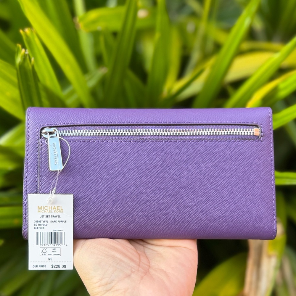 Michael Kors Jet Set Travel LG Trifold Wallet Purple - Picture 2 of 11